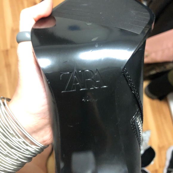 SOLD Zara Shiny Heeled Ankle Boots - Picture 6 of 8